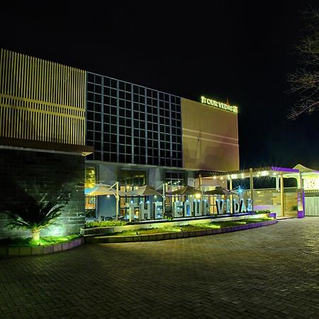 Four Vedas Hotel & Resort سيليجوري المظهر الخارجي الصورة